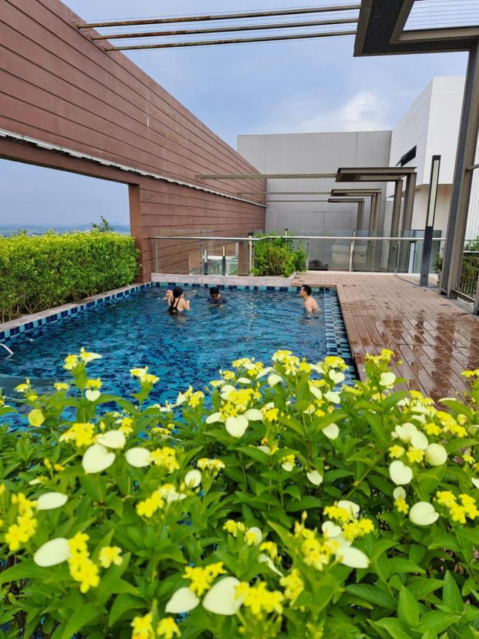 Woodsbury Suites Ikea House Butterworth Penang Extérieur photo