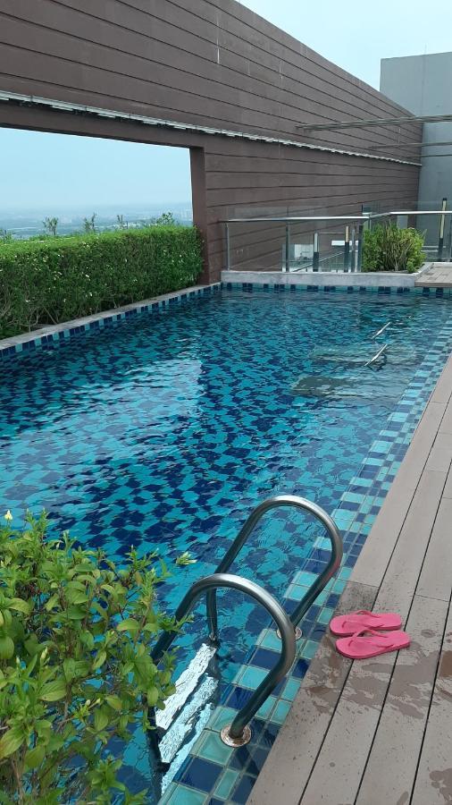 Woodsbury Suites Ikea House Butterworth Penang Extérieur photo